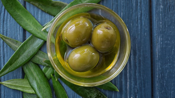 Two of the Superb Nutrients in Extra Virgin Olive Oil