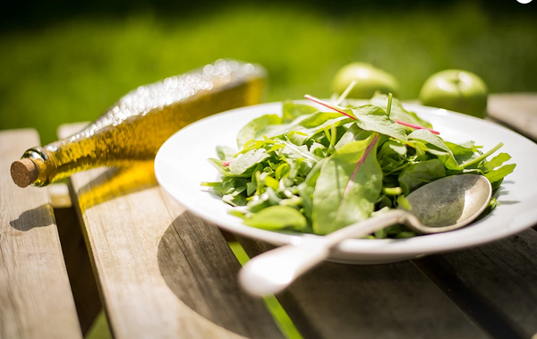 The Peppery Flavour of Great Extra Virgin Olive Oil is So Good For You: Here’s Why